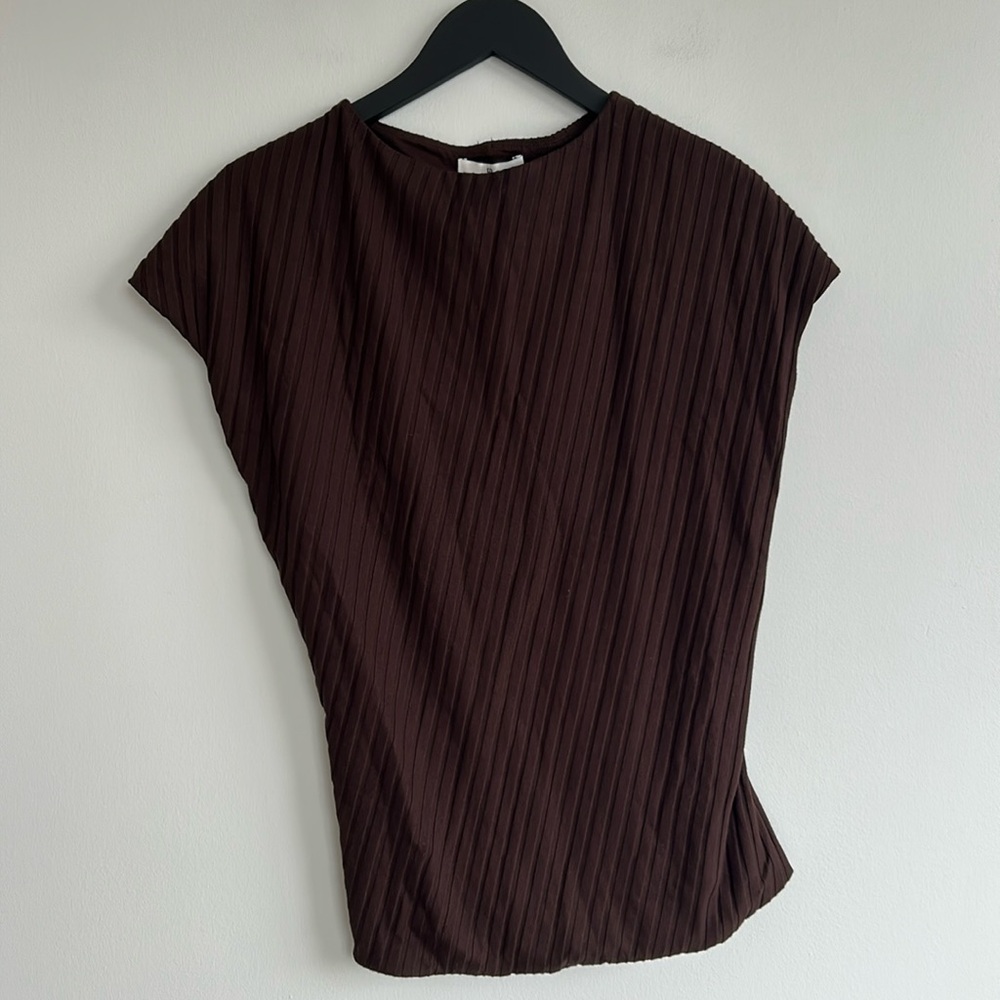 Wide Ribbed Draped Top - Picture 2 of 6